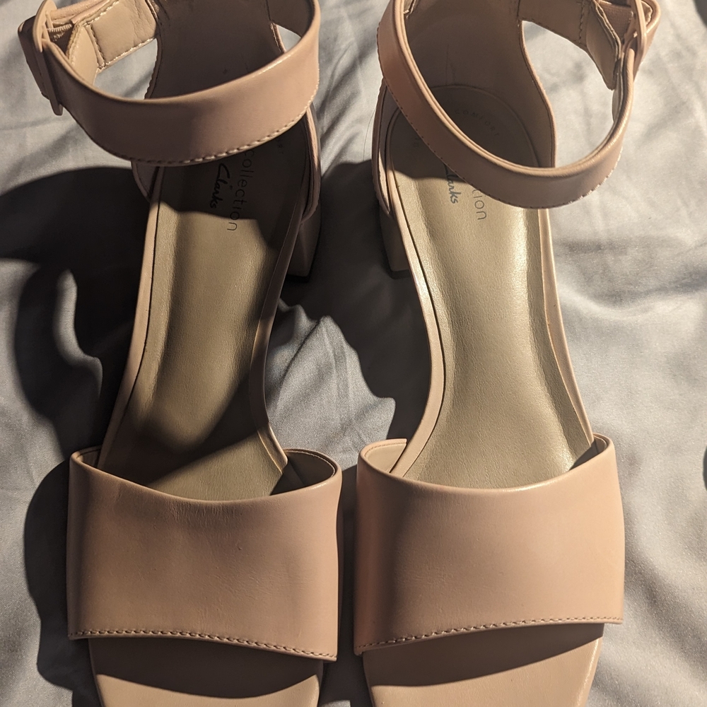 NWOB Women's Clark's Nude Sandals